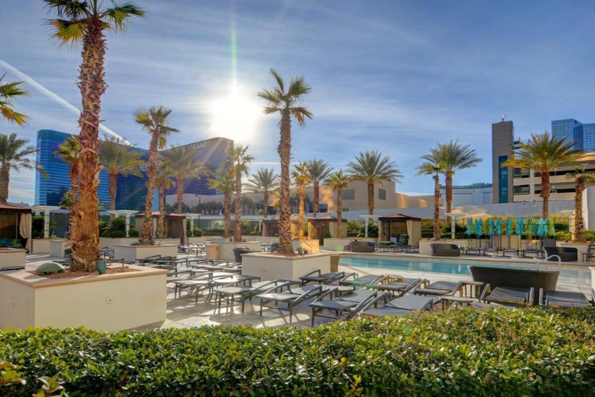 Mgm Signature-33-711 F1 Track & Strip View Balcony Las Vegas Exterior foto